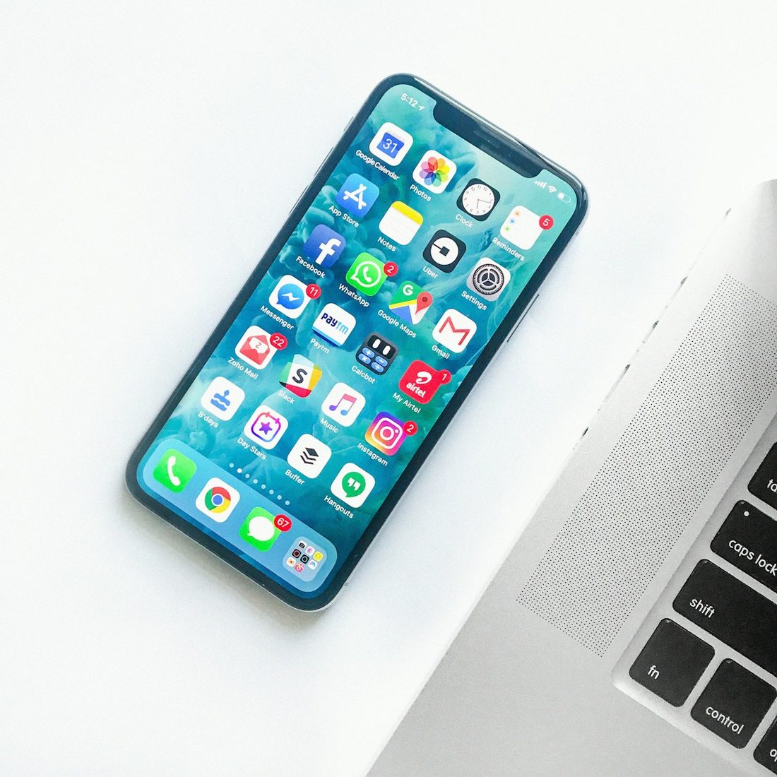 爱体育娱乐 APP 赛程与赛事列表界面示意